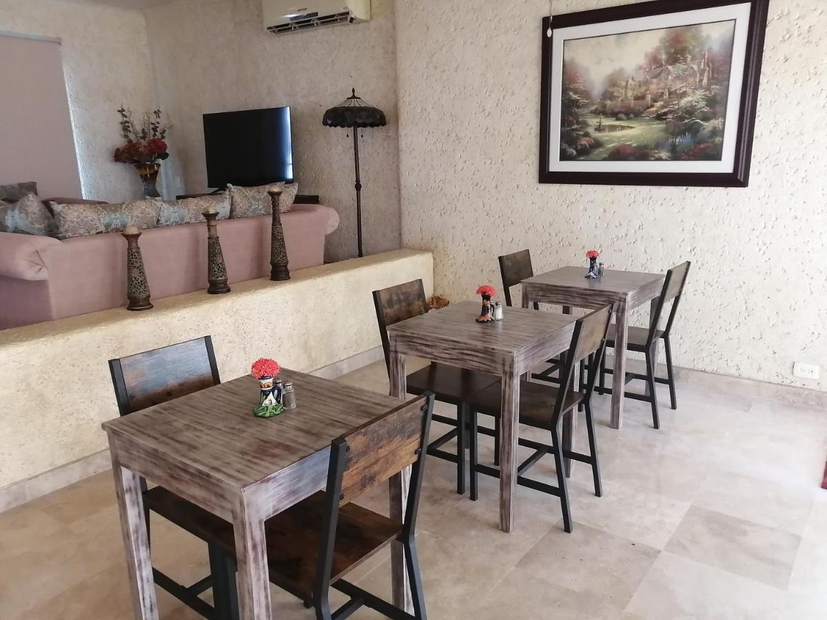 Casa Dahlia 2 Bed & Breakfast มาซาตลัน ภายนอก รูปภาพ
