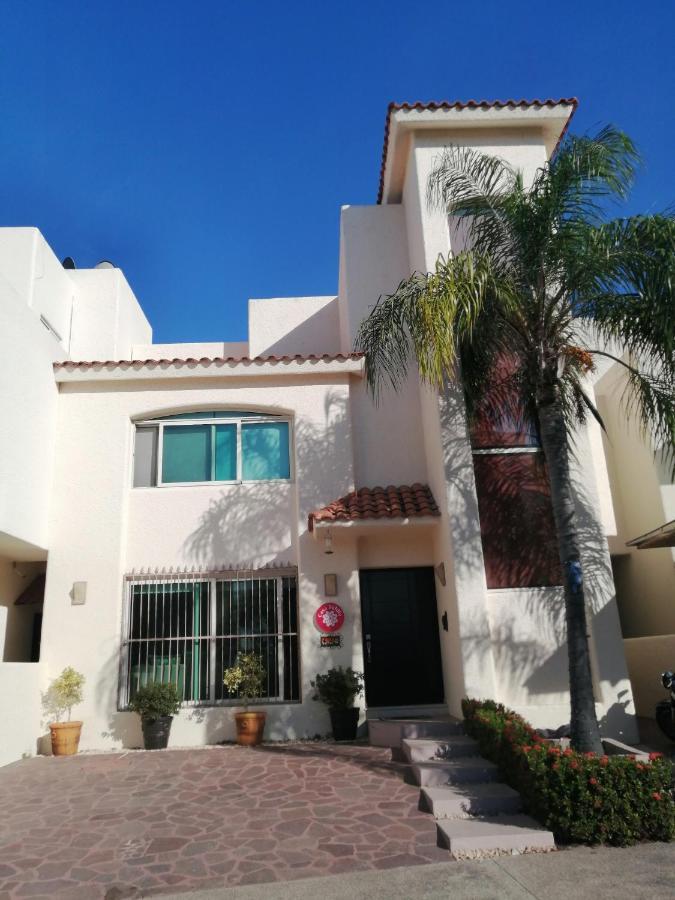 Casa Dahlia 2 Bed & Breakfast มาซาตลัน ภายนอก รูปภาพ