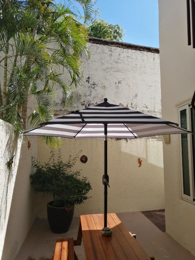 Casa Dahlia 2 Bed & Breakfast มาซาตลัน ภายนอก รูปภาพ